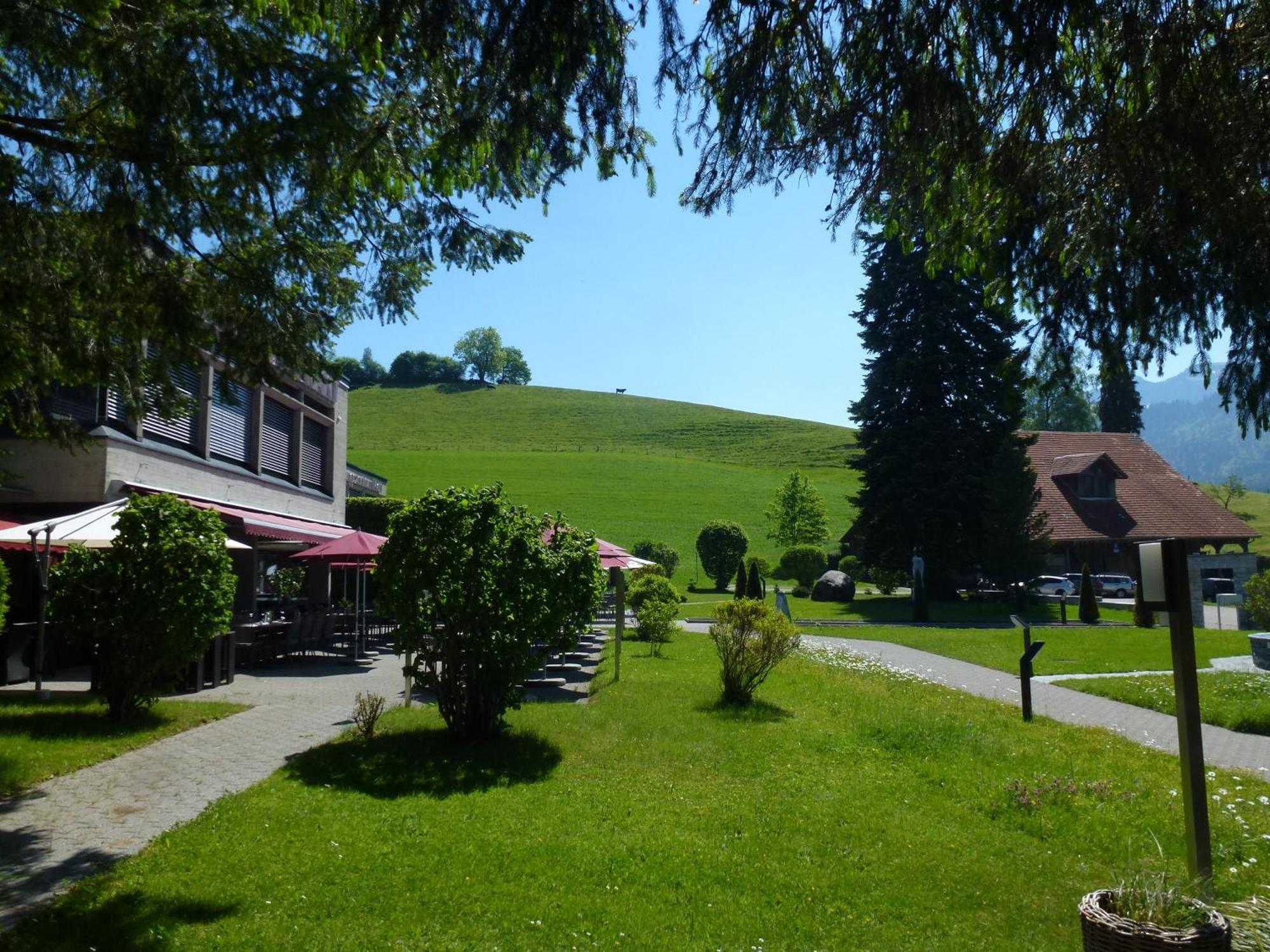 Hotel & Bildungszentrum Matt Schwarzenberg エクステリア 写真