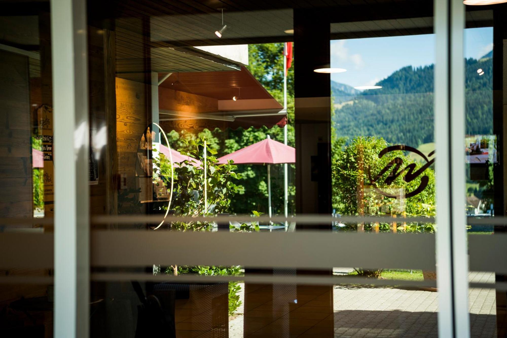 Hotel & Bildungszentrum Matt Schwarzenberg エクステリア 写真